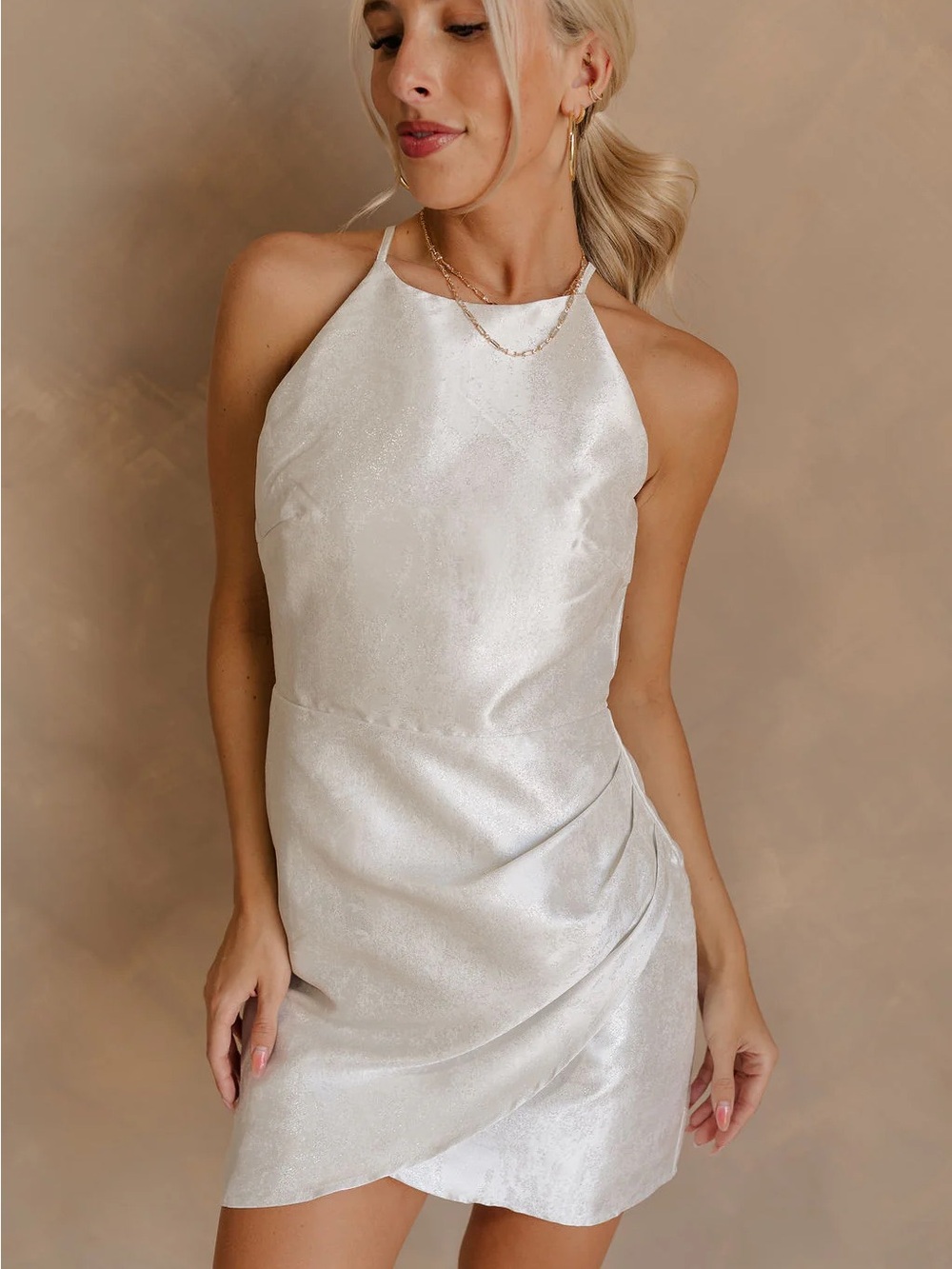Storia NWT Isla White Silver Metallic Ruched Halter Neckline Mini Dress Size S